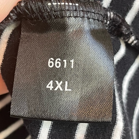 Hell Bunny Women's Striped Shirt Top Ruffled Velvet Neck Black White Stretchy - Picture 5 of 16